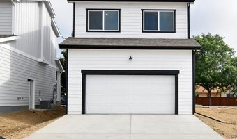 533 S 10th St, Berthoud, CO 80513