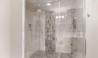 4226 40TH St N, Arlington, VA 22207