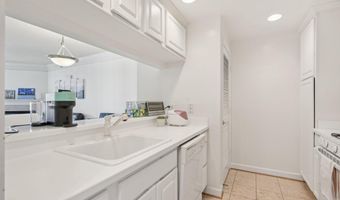 901 N MONROE St 1013, Arlington, VA 22201