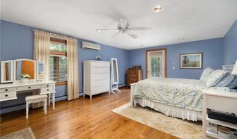 788 Namquid Dr, Warwick, RI 02888