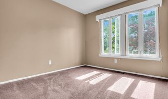 33 Windward Dr, Barnegat, NJ 08005