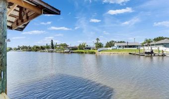 318 LOOKOUT Dr, Apollo Beach, FL 33572