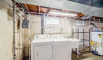 6027 Kim Ave, Allen Park, MI 48101