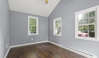 4 Thom Ave, Bourne, MA 02532
