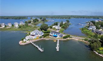72 Marine Dr, Narragansett, RI 02882
