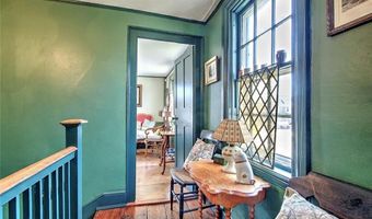 324 Pleasant St, East Providence, RI 02916