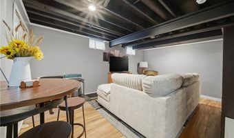 1906 Northgate Cir, Akron, OH 44320