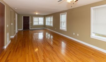 135 Middlesex Ave, Chester, CT 06412