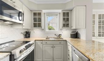 213 Corey Ln 213, Middletown, RI 02842