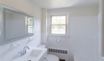 9 Cannon St, Cranston, RI 02920