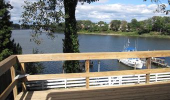 7580 BEACH Dr, Pasadena, MD 21122