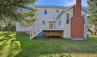 46 Dundee Dr, Cheshire, CT 06410