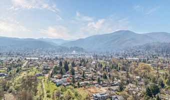 852 Oak St, Ashland, OR 97520