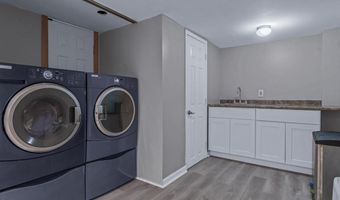 143 Oak St, Amityville, NY 11701