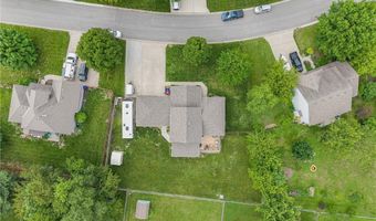 15417 Poplar St, Basehor, KS 66007