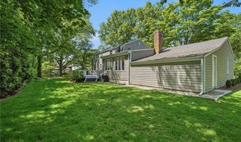 24 Wildflower Rd, Barrington, RI 02806