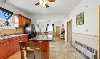 32 Maplewood Ave, Cranston, RI 02920