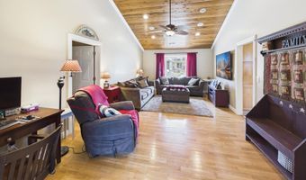 32 Diamond Dr, Barboursville, WV 25504
