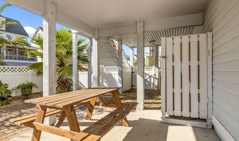 101 Bay Ridge Dr, Atlantic Beach, NC 28512