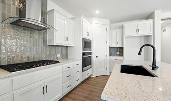 1390 N 162nd Ter, Basehor, KS 66007