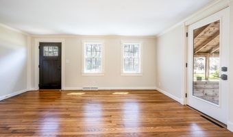 45 Old Phinney's Ln, Barnstable, MA 02630