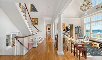737 Boston Neck Rd, Narragansett, RI 02882