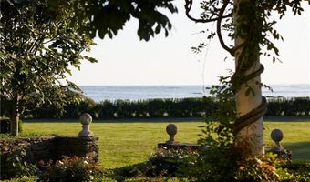 6 Price's Cove Ave, Newport, RI 02840