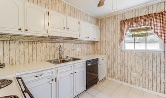 1739 Thomas Jefferson Dr, Biloxi, MS 39531