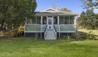 104 Felicity St, Bay St. Louis, MS 39520