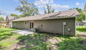 412 E Clark Ave, Augusta, KS 67010