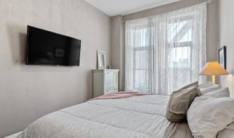 271 Dartmouth St 4H, Boston, MA 02116