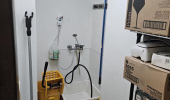 104 S Main St, Aberdeen, SD 57401