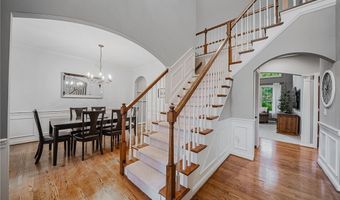 985 W Martin Ave, Amherst, OH 44001