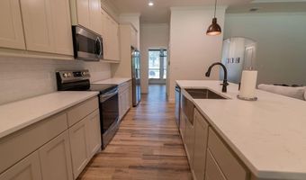 1013 Churchill Ln, Millsap, TX 76066