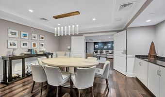 4915 HAMPDEN Ln 204, Bethesda, MD 20814