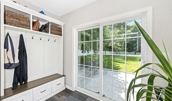 48 Old Elm St, Billerica, MA 01862