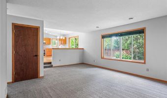 3649 Tower Pond Dr, Anoka, MN 55303
