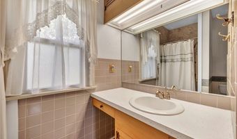 154 Walnut Dr, Amherst, OH 44001