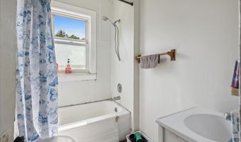 7 Farwell St, Barre, VT 05641