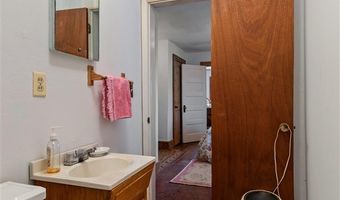 301 E McKinley Ave, Apache, OK 73006