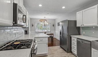 9535 Lakeview Dr, La Mesa, CA 91942