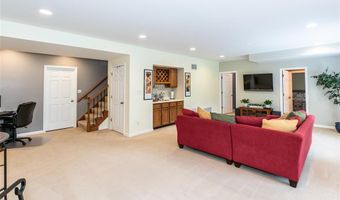 1201 Oak Borough Dr, Ballwin, MO 63021