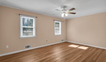 160 Pelican Rd, Middletown, NJ 07748