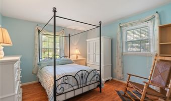 8502 WOODBINE Ln, Annandale, VA 22003