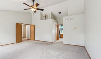 197 E Old Mill Trl, Antioch, IL 60002