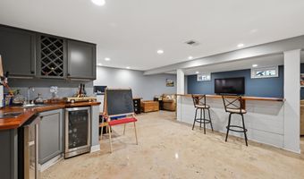 3 S Meadow Dr, Danbury, CT 06811