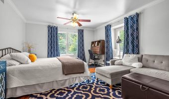 11806 E Arbor Dr, Anchorage, KY 40223