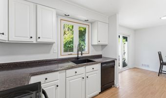 472 Dowd Ave 472, Canton, CT 06019