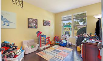10 Hithergreen Ct, Algonquin, IL 60102