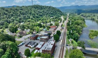342 S. Monroe St, Alderson, WV 24910